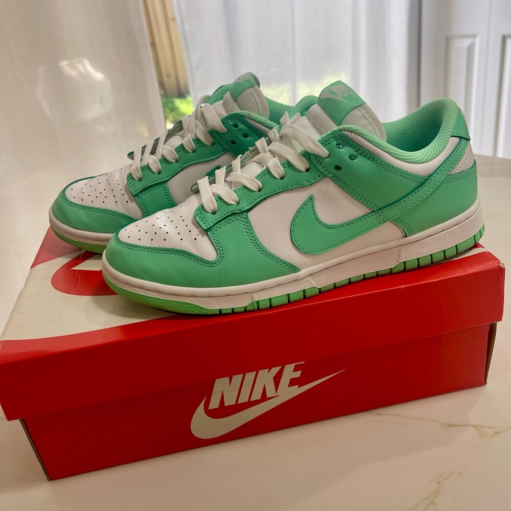 Nike Wmns Dunk Low 'Green Glow' 8.5 Size